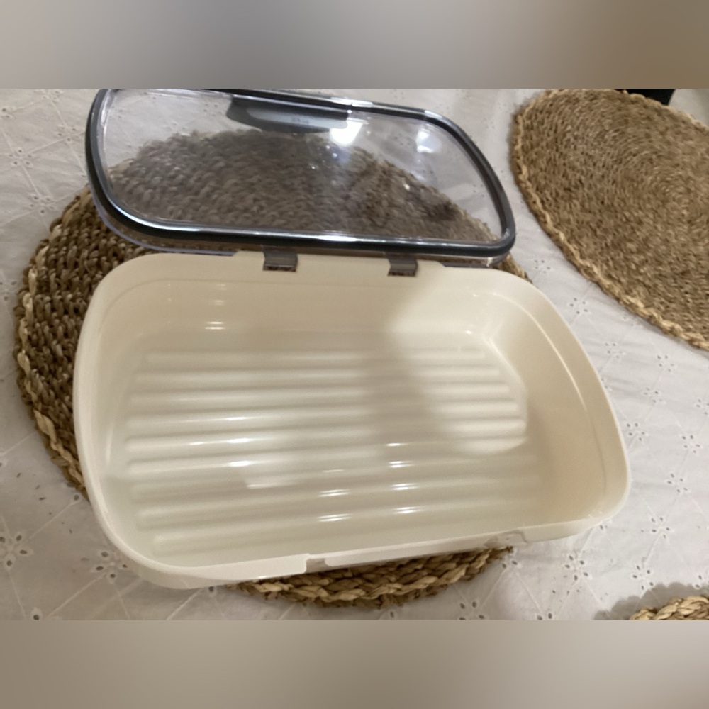Cream and Black Food Storage Containers - Picture 4 of 9